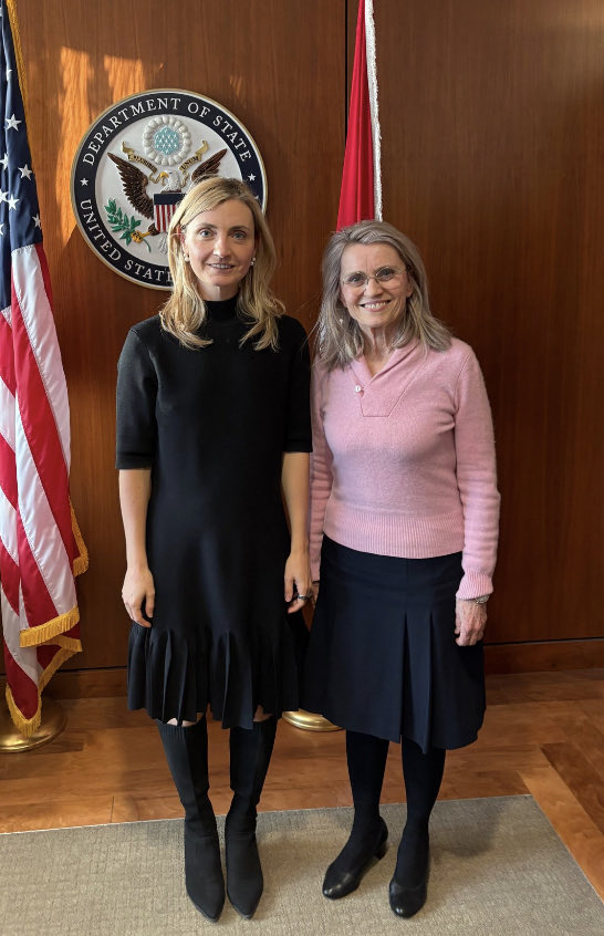 European politicians who travel to the US on invitations from the Trump administration to snitch on Europe to their American masters are only helping the US in the hybrid war it is waging against us. 

Pathetic, borderline traitorous behavior