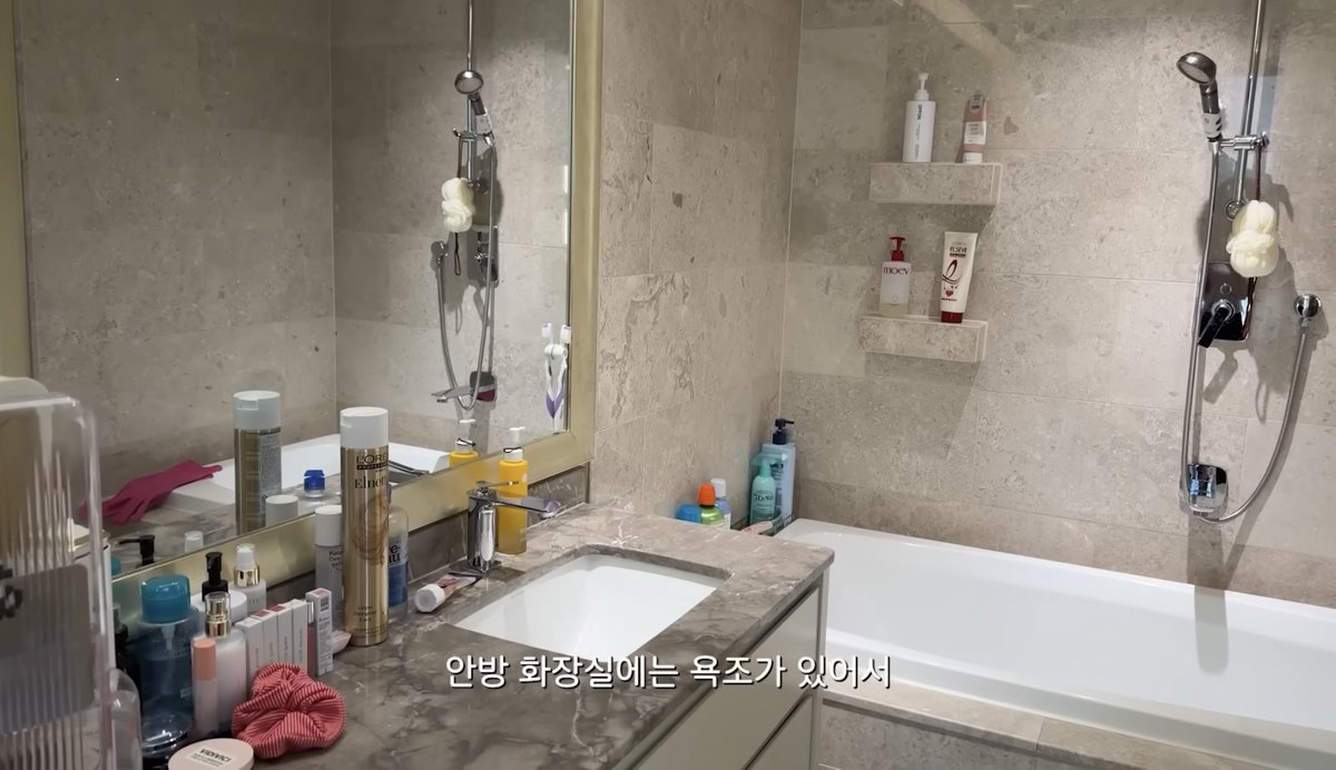 8_rivi's tweet image. ソロ地獄のアリンちゃんの一人暮らしの家、女の子の理想が詰まりすぎてる…🐩☁️💭