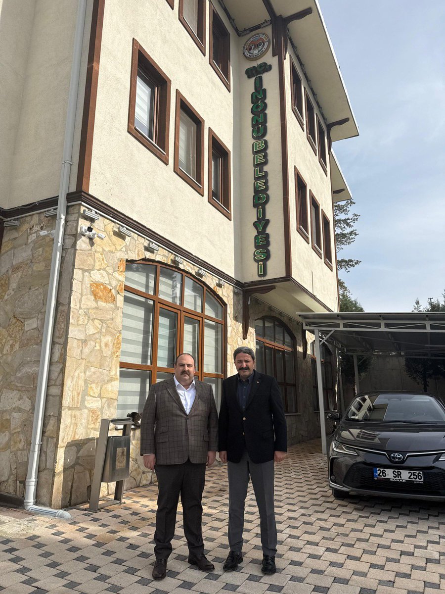 Eskişehir Gençlik ve Spor İl Müdürü Sn. Hasan KALIN, Başkanımız Sn. Serhat HAMAMCI’ya nezaket ziyaretinde bulundu.

İlçemizde sporun gelişimi ve gençlerimize yönelik projeler üzerine verimli bir görüşme gerçekleştirmemize vesile olan nazik ziyaretten dolayı Sn. KALIN’a teşekkür