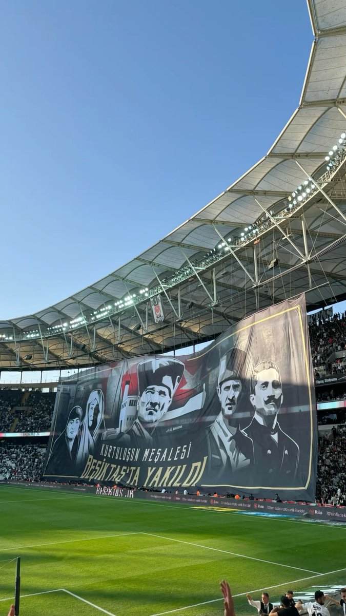 Ne sağdan ne soldan ATATÜRK’ün yolundan.