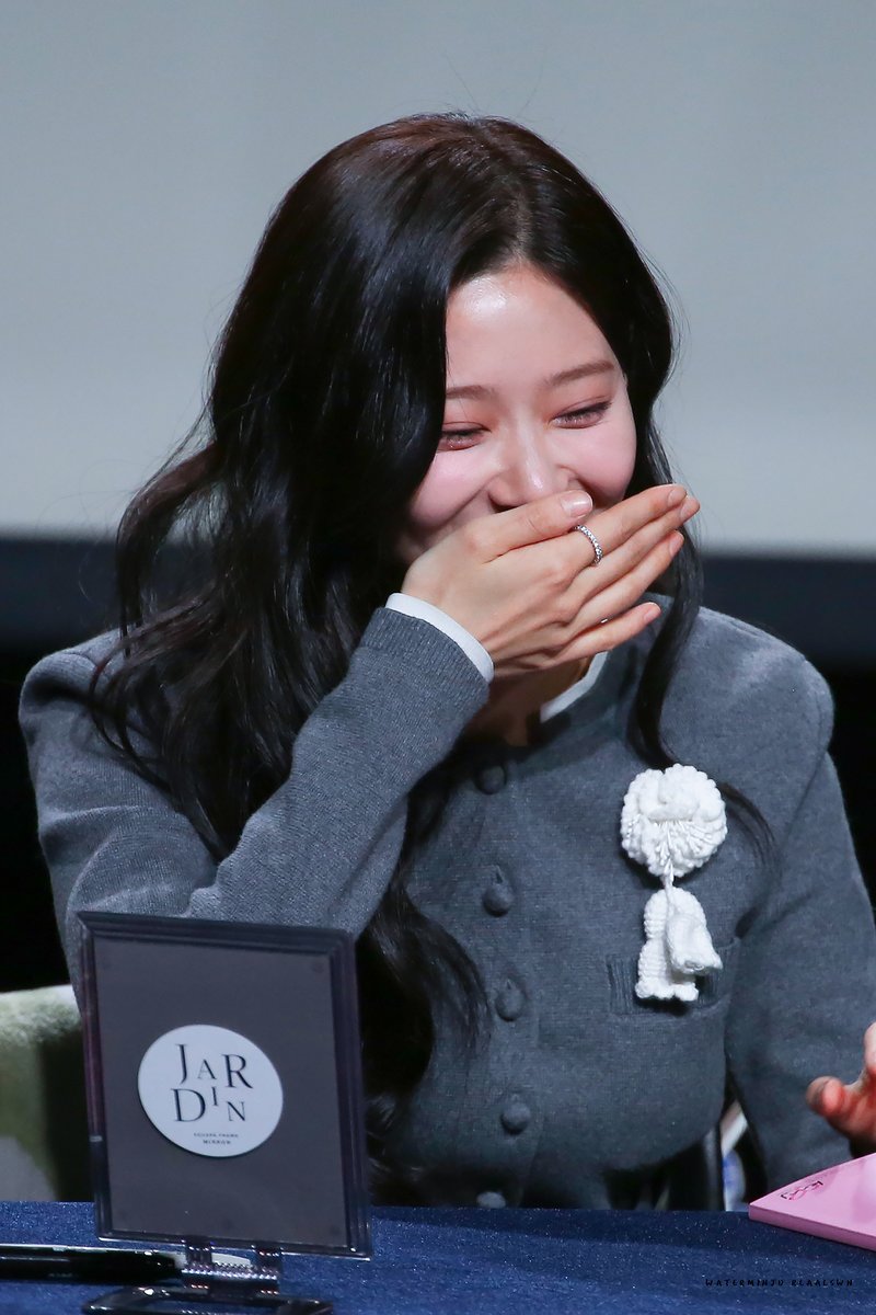 waterminju205's tweet photo. 260205 🤍 우리 밍밍 생일축하행복한 일이 가득하길 바래 🤍

#OurShiningMinjuDay https://t.co/wjSup0dUss