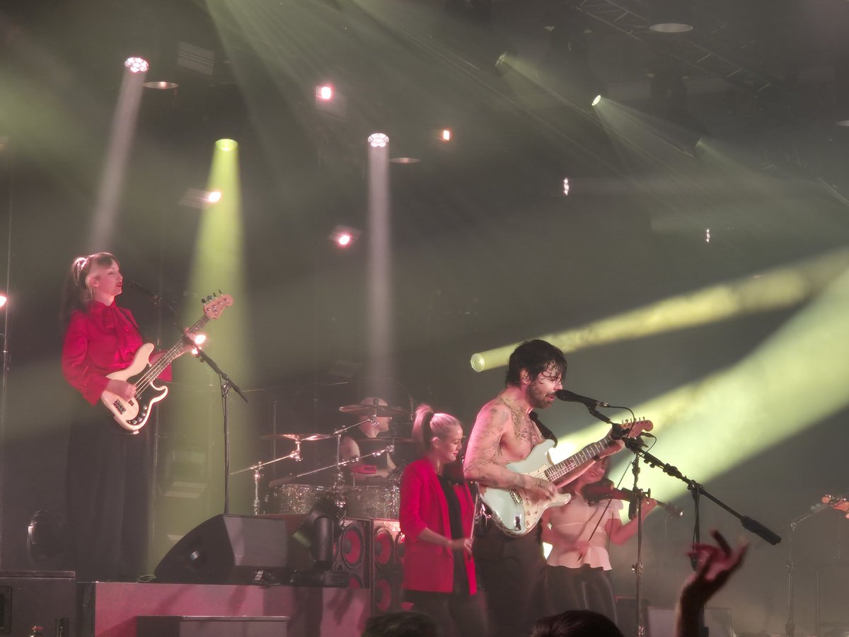 jennrhcp's tweet photo. No 74. @BiffyClyro did not dissapoint. ❤️ https://t.co/F1r2dvhUaj