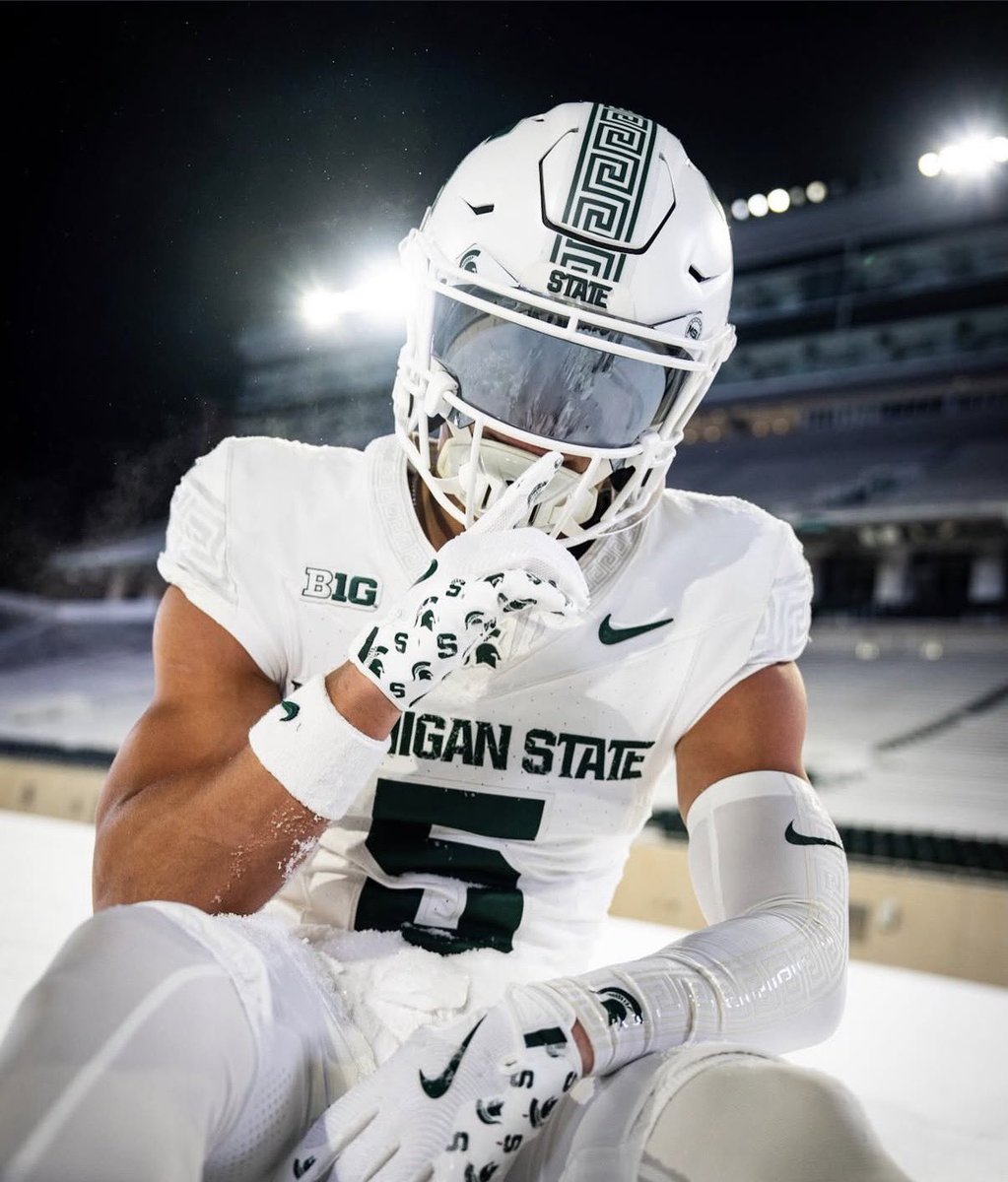 C_Robinson247's tweet photo. “I believe in Coach Fitz and this new change in the program.”
Detroit Catholic Central four-star WR Samson Gash officially signs with Michigan State, locking in a key win for the Spartans on signing day

https://t.co/Ts7tIe7aUH https://t.co/nvYHSHChOh