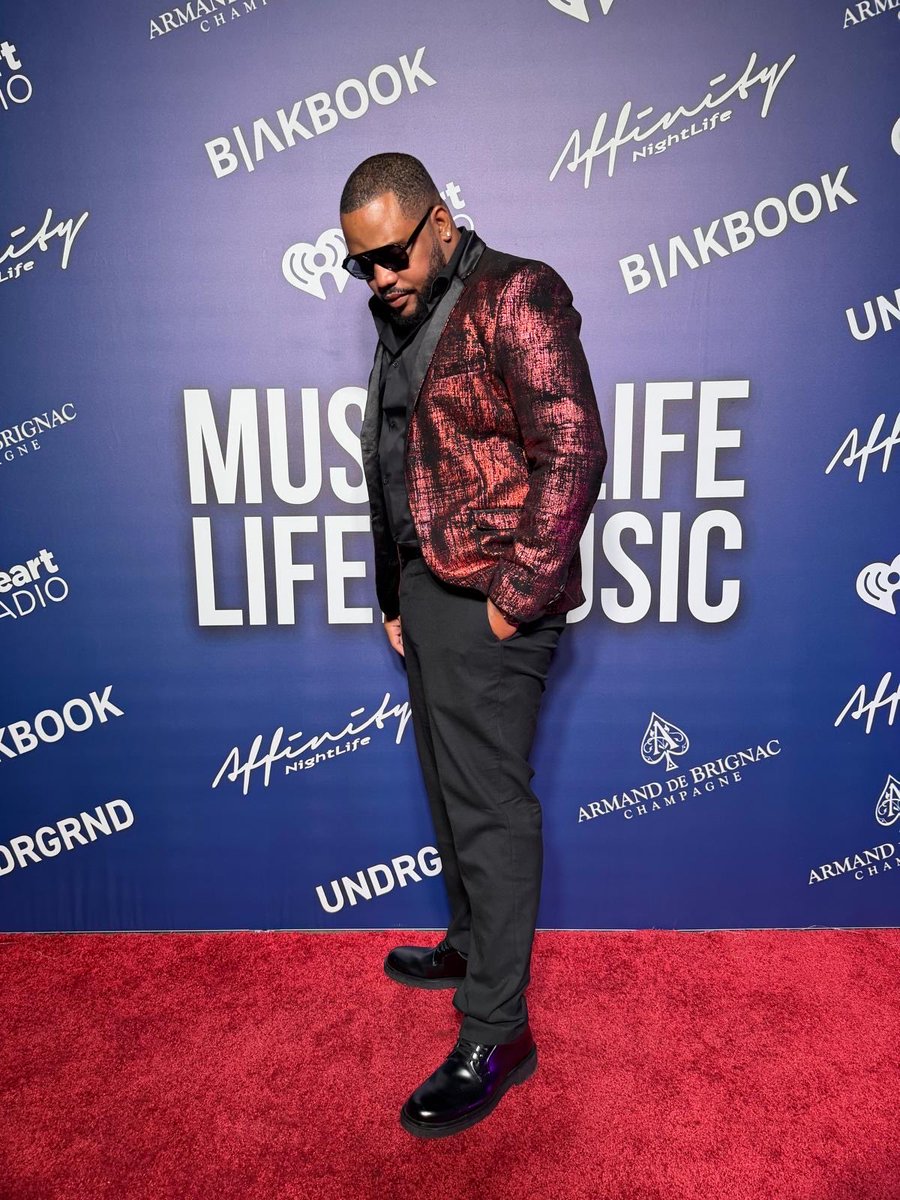 saveion758's tweet photo. #Grammyweek been 🔥🔥🔥🇱🇨 🇱🇨 @RecordingAcad https://t.co/IdNJ1BINNR