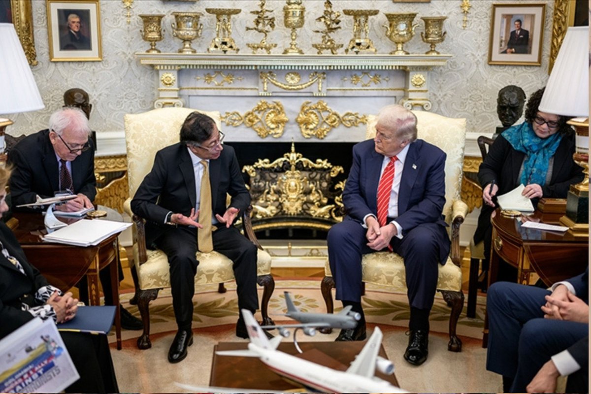 Hakaretlerden 'eşitler arası görüşme'ye: Trump Petro'yu Beyaz Saray'da ağırladı

Aylarca hakaretlerin hedefi olan Kolombiya Devlet Başkanı Gustavo Petro, ABD Başkanı Donald Trump’la Beyaz Saray’da ilk kez yüz yüze görüştü. Görüşme “yumuşama” mesajlarıyla sunulsa da, insan