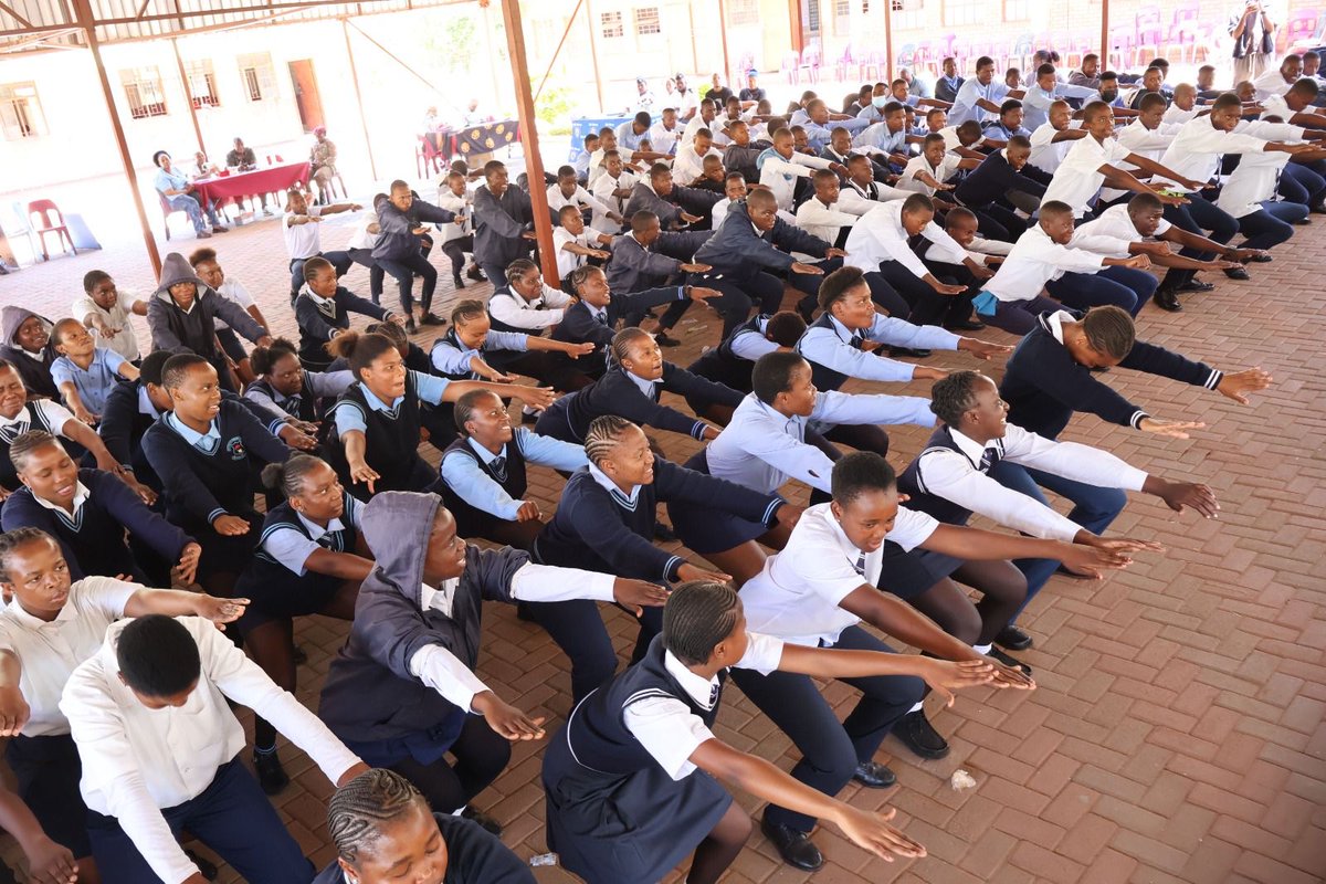 SANDF_ZA's tweet image. #SAMilitaryHealthService Article || A  Career Expo for Tjitjila Secondary School matric learners was held at  Sebiloane Primary School under the auspices of #ProjectOWETHU.

facebook.com/share/p/1G9bhP…

#SANDF
#ArmedForcesDay2026
#TowardsMilitaryHealthExcellence