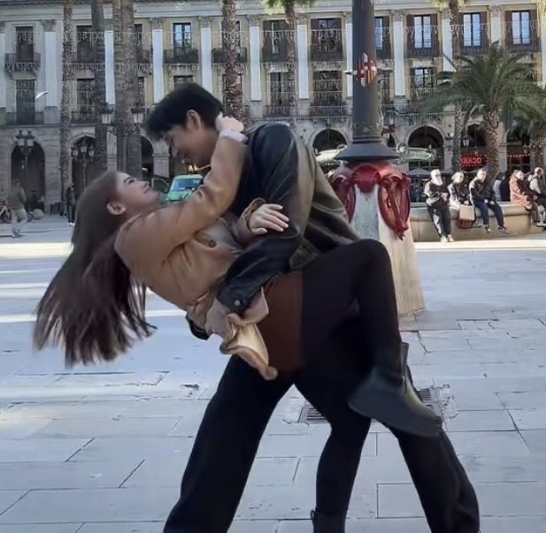 wilbearyy's tweet image. ✅ food tasting
✅ first dance practice
✅ prenup photoshoot
✅ wine tasting

i say sobrang ready na sila sa 2027, trew?? 😌