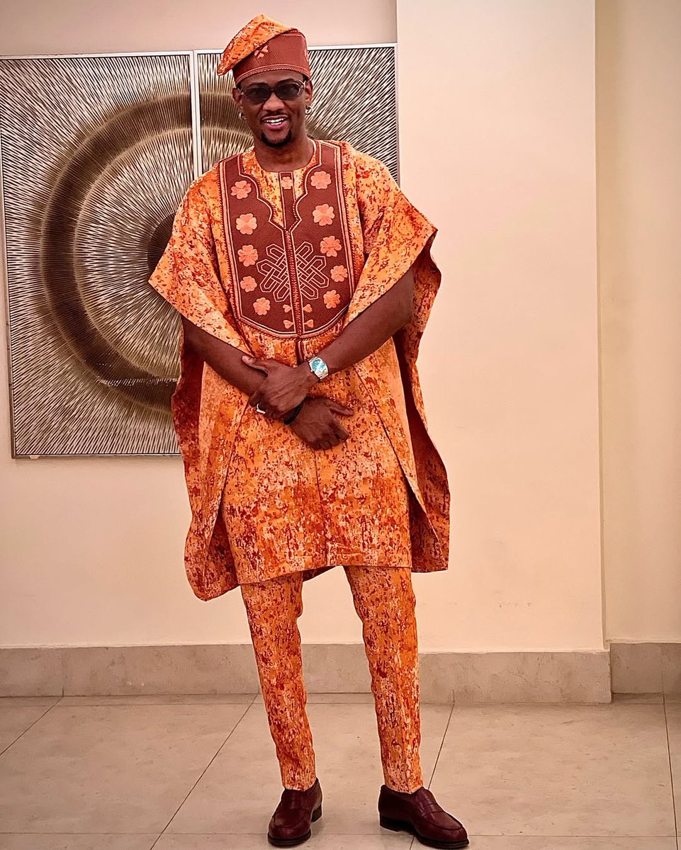 distinctionabs's tweet photo. Avant la musique, il y a le rythme.
Avant les mots, il y a le style. Connexion @ToofanOfficiel X Distinction
#distinction #modeafricaine #toofan #style #fashion #outfit https://t.co/cA26bDuQuT