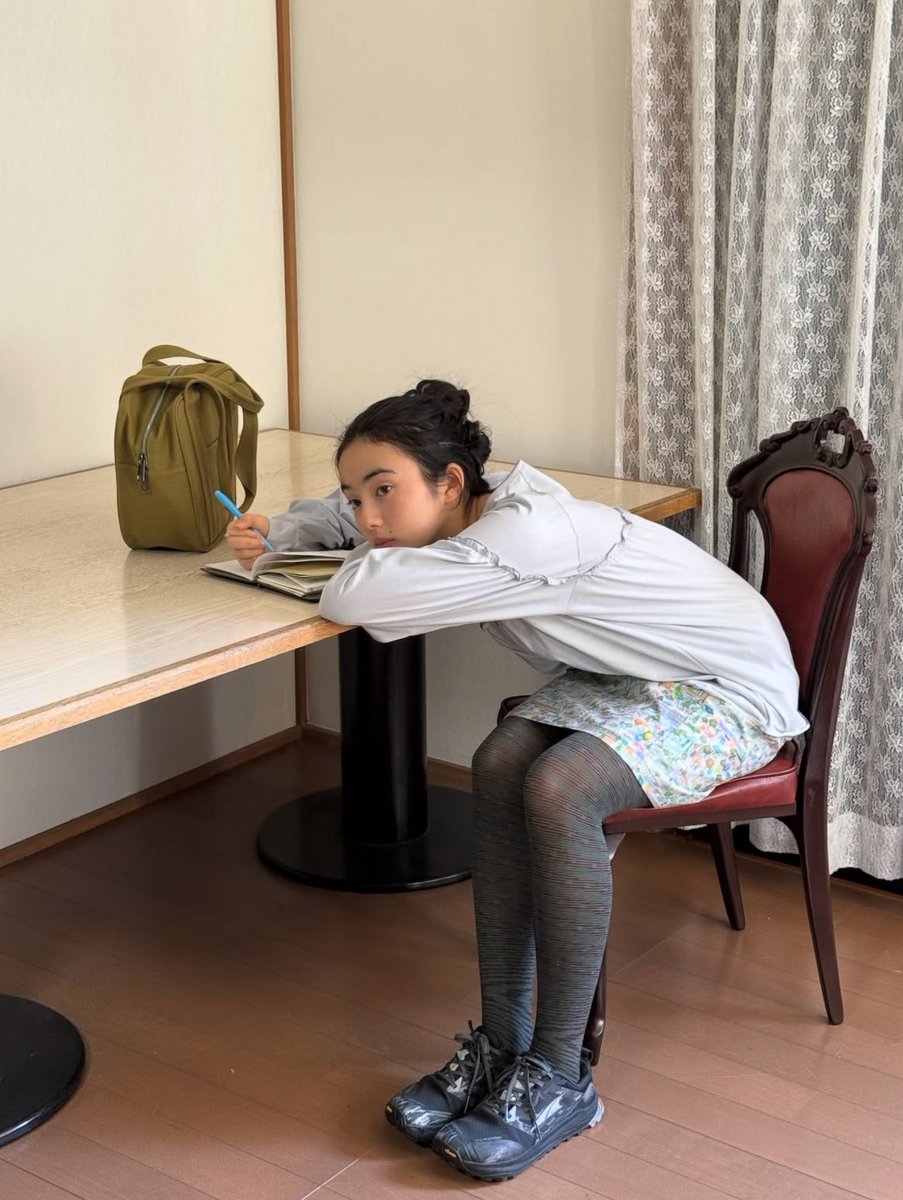 페스토 신상 너무 커염져....
특히 처음 탑 제발 밀키 줘