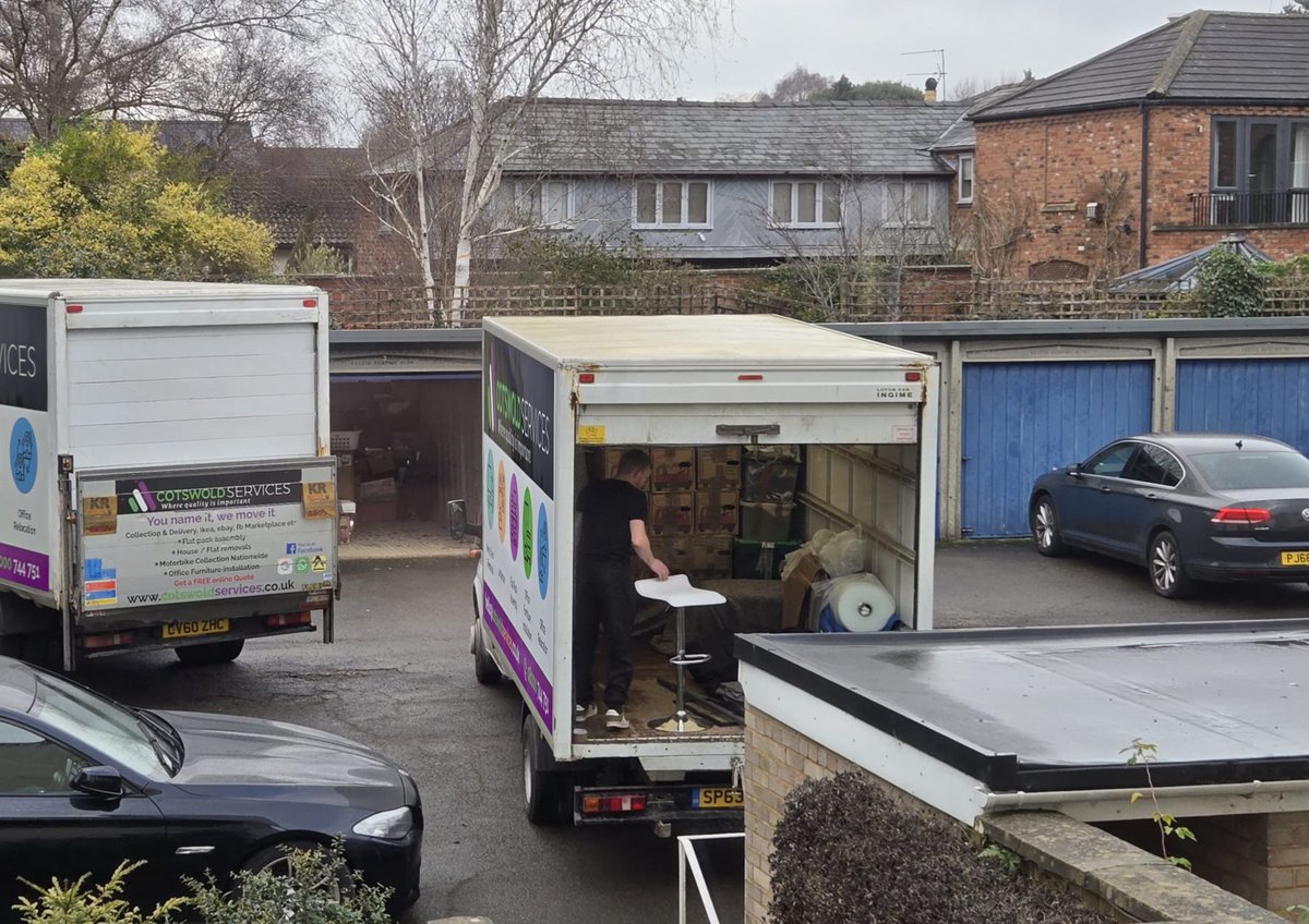 AnthonyCSR's tweet photo. 🏡 Moving day doesn’t have to be stressful!

At Cotswold Services Removals Ltd, we take care of your belongings like they’re our own.

📦 House Removals
🚛 Local &amp; Nationwide Moves
💬 Fast quotes &amp; flexible bookings

Message us now and let’s get you moving! https://t.co/djMohfd7Rk