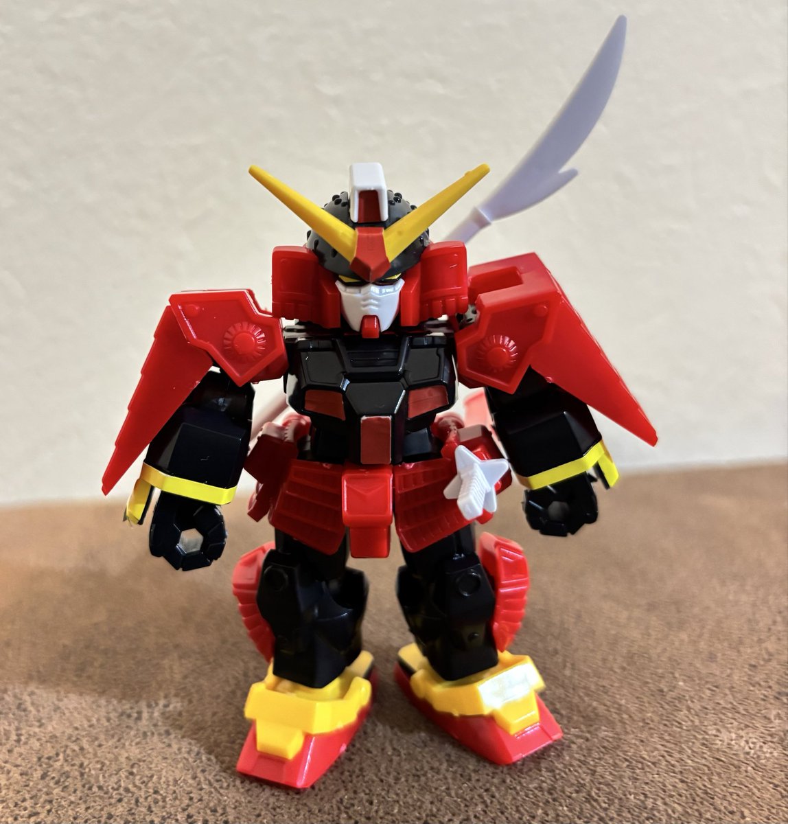 takeshiAegis's tweet photo. 武者ガンダム完成！
素組みでもカッコいいね👍
気が向いたら色付けしようかな〜。
#BLOCKCROSS
#武者ガンダム https://t.co/qj3mJUHQRB