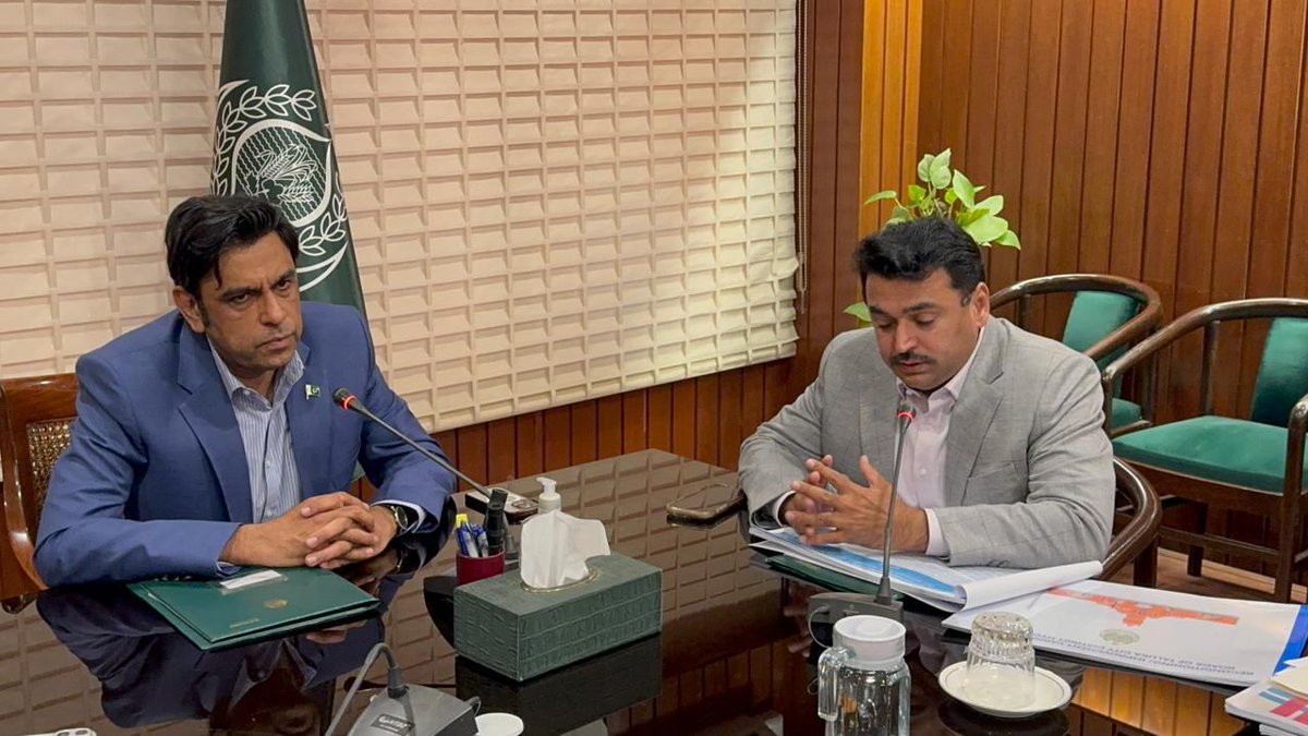 khursheedppp's tweet photo. چیئرمین بلاول بھٹو زرداری کی خصوصی توجہ اور میئر حیدرآباد کاشف علی شورو کی مسلسل کاوشوں سے حیدرآباد کے لیے 5.2 ارب روپے کی تاریخی گرانٹ منظور۔ اس فنڈ سے سڑکوں، نکاسیٔ آب، لائبریری اور شہری انفراسٹرکچر کی بہتری کا نیا دور شروع ہوگا۔
#Hyderabad #PPP #Developmen
@KashifShoroPPP https://t.co/XxDDcTpZfR