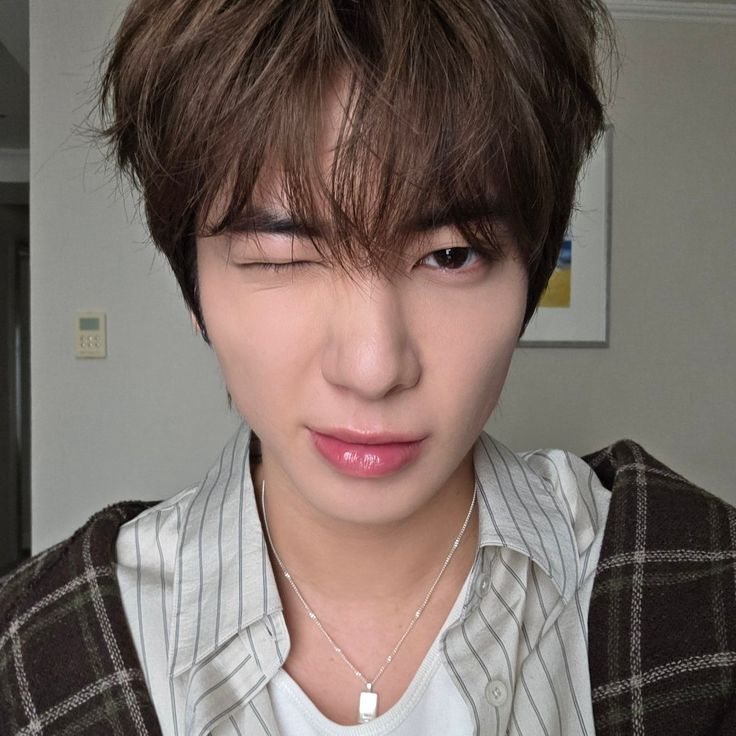 TXTChartData's tweet photo. It's our MOA President,the sweetest vocalist in the world Taehyun's birthday!!!!

Drop tags MOAs!!!! (use pic/vid/gif with tags)

ETERNAL YOUTH WITH TAEHYUN 
#ForeverWithYouTH
#텬냥이생일_모아가_축하한다고냥
#テヒョンはMOAの揺るがない星の光 https://t.co/XKbU5o95pJ