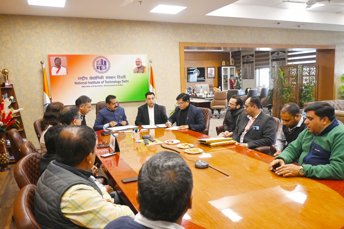 Nitdofficial's tweet image. 🤝🎓 NIT Delhi signed an MoU with Vivekananda Institute of Professional Studies (VIPS) to strengthen academic collaboration, research, internships &amp;amp; skill development.
#NITDelhi #VIPS #MoUSigning #AcademicCollaboration #HigherEducation

@EduMinOfIndia 
@GoI_MeitY