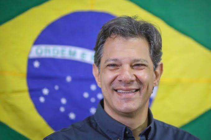 carlaayres's tweet image. Haddad é o melhor ministro da Fazenda da história do Brasil.

A extrema pobreza despencou;
A economia cresceu com solidez;
A menor inflação da série histórica;
Os ricos vão pagar Imposto de Renda;
Respeitou a responsabilidade fiscal.

O resto é mimimi de quem perdeu privilégio.