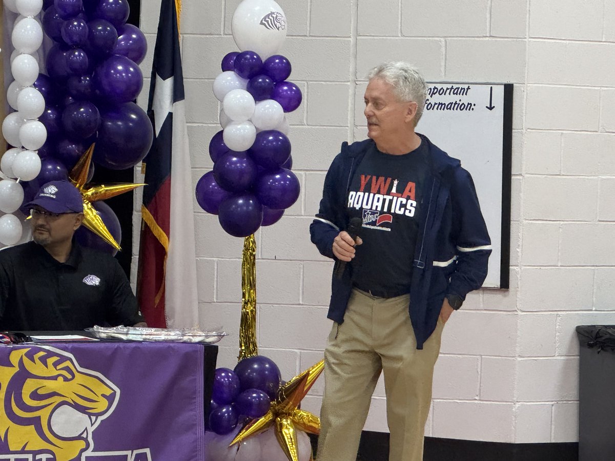 DrSDHoward's tweet photo. 1st signing of the day at ⁦@YWLAMidland⁩ - congratulations Cora and Harper as you prepare to continue your academic and athletic careers at the next level! Thank you, Coach Flato for leading this ⁦@MISDSwimDive⁩ program with excellence! https://t.co/7Un3Cmiwht