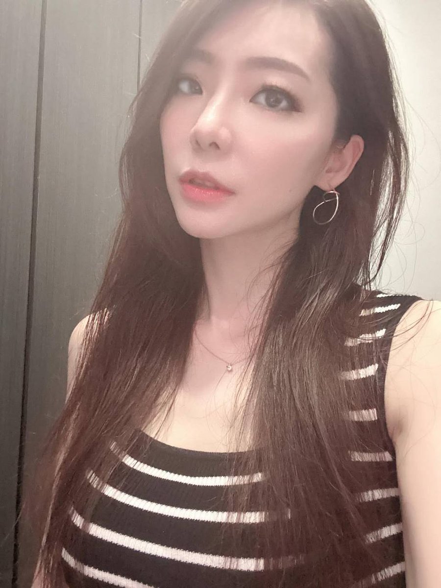bing_pu10387's tweet photo. 如果給你看一個部位你想看哪裡      
1.穴穴       
2.奶照      
3.全身裸照     
#限時刪 https://t.co/MPxAOerRs2