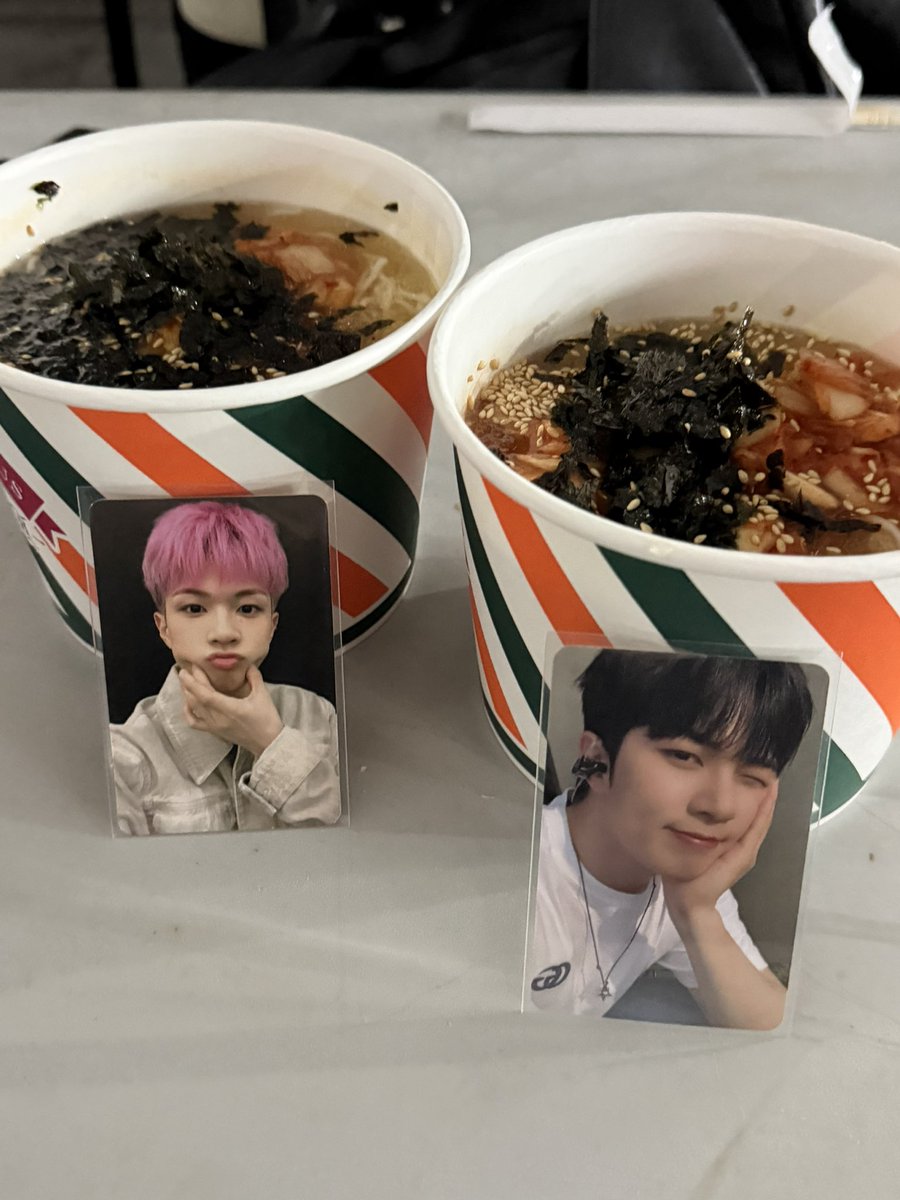 utopia_0so's tweet photo. 누나 12월에 뭐해요?
ㄴ 페스티벌 가
누나 1월엔 뭐해요?
ㄴ 페스티벌 간다
... 누나 2월엔 뭐해요?
ㄴ 페스티벌

누나 혹시 페스티벌이에요? https://t.co/NbJPEGWFDi