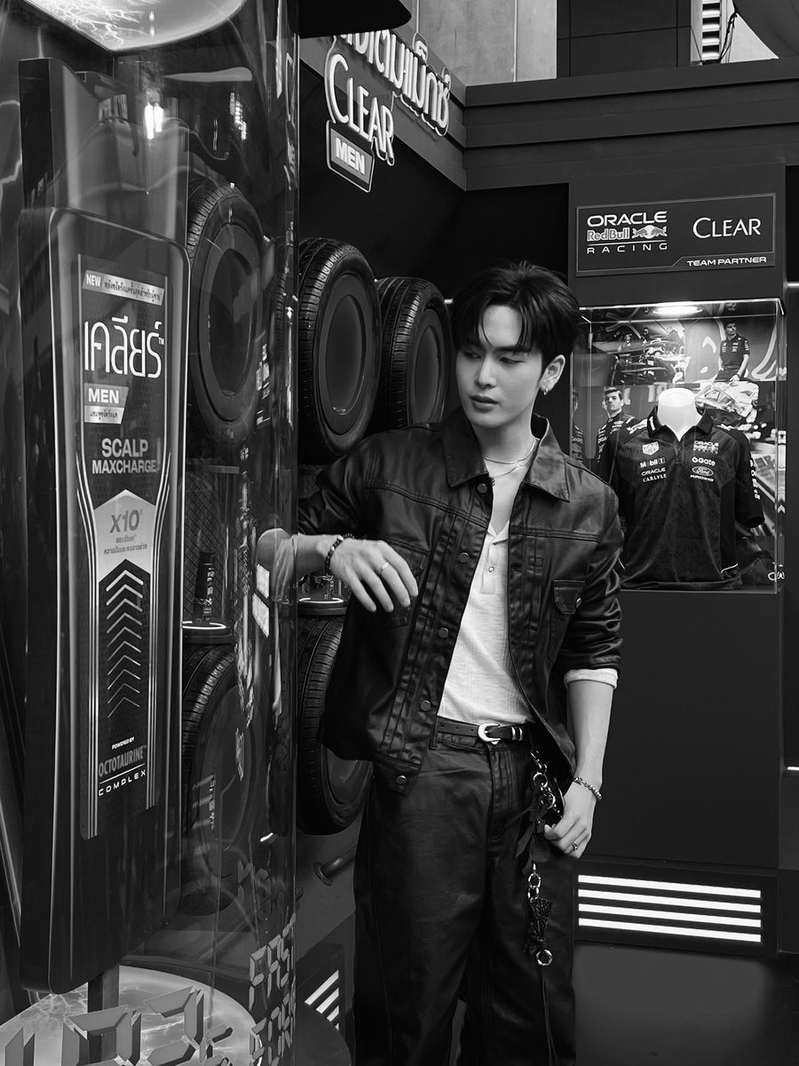 Suppawan2514's tweet photo. พี่ต้าดิวะ!!!! 🤍🔥

SANTA WITH CLEAR MAXCHARGE

#CLEARTHAILANDxSanta https://t.co/bET9X4wKP0