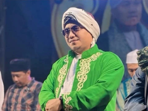 Idris Al-Marbawy, dikenal sebagai Gus Idris disorot karena diduga melakukan pelecehan seksual. Berikut pengakuan dan kesaksian korban. nu.or.id/daerah/pengaku…