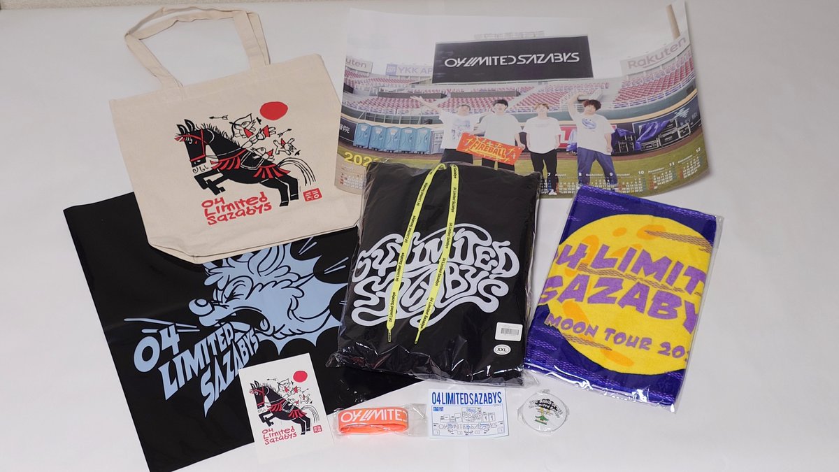 タオルとラババンと缶バッジは被り パーカーはサイズ違いの被り タオル