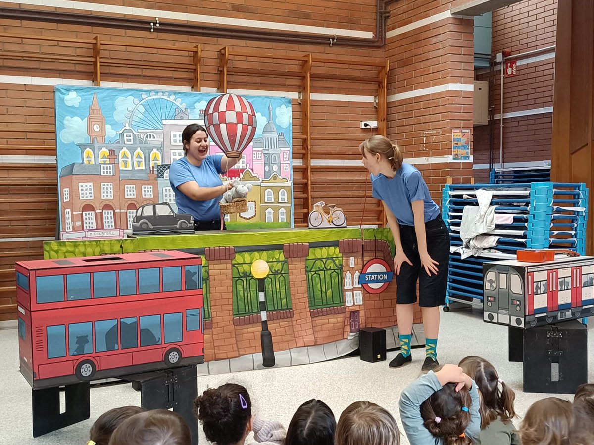 EscFarigolaClot's tweet image. #I3Farigola, #I4Farigola and #I5Farigola enjoying "The London Rat" show by @ipaproductions_. We had a great time and felt completely immersed! 🐭