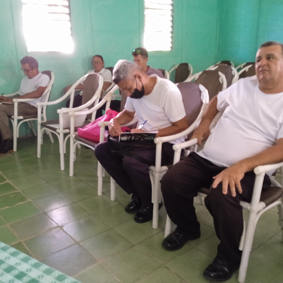 MolinaYamilexi's tweet photo. @BetsyDazVelzqu2 Felicidades a todos los trabajadores del sector y en especial al aguerrido colectivos de la empresa de #ComercioGastronomiaBartoloméMasó y al #GECOG siempre firmes y combativos https://t.co/mVUq2VsETI