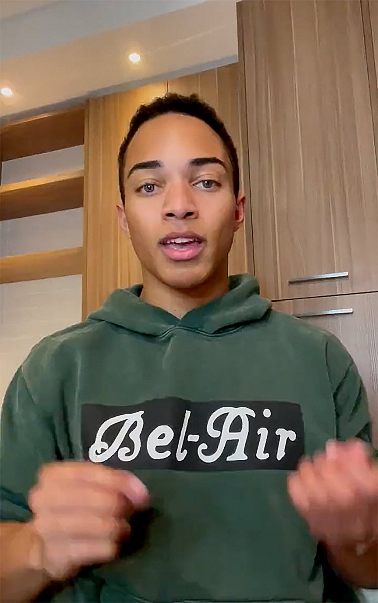 OrganizerMemes's tweet image. This diva came onto the scene, destroyed his dads senate run, and disappeared