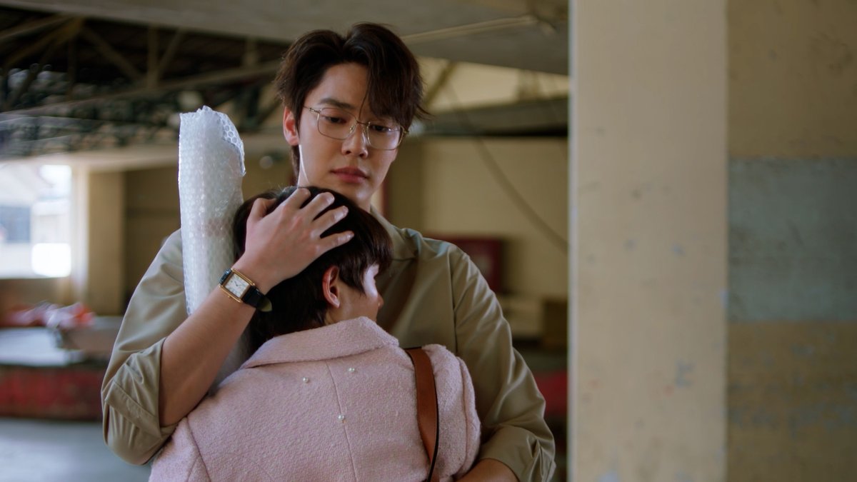 GMMTV's tweet image. คือรักเค้าแต่ไม่ได้อยากครอบครองเค้า แค่ต้องการให้เค้ามีความสุขเท่านั้นเลย ยกให้ภีมคือแสนดีที่หนึ่งเลยตอนนี้
#BurnoutSyndromeSeriesFinalEP

@AtthaphanP @dew_jsu