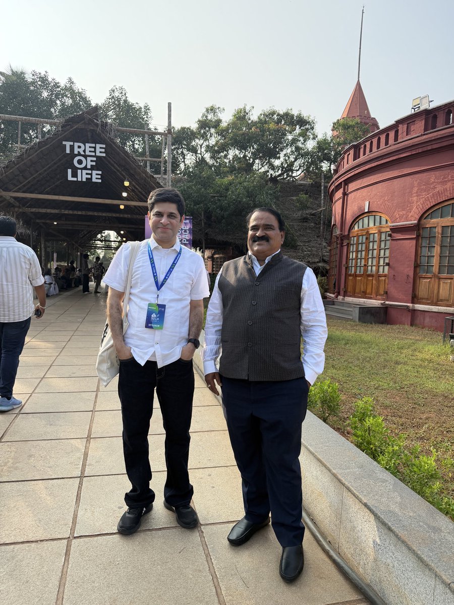 At the <a href="/mbifl/">فهد</a> in #Thiruvananthapuram. With me are (to my right, in pic 1) Vappala Balachandran, ex-Special Secretary in India’s Cabinet Secretariat &amp; R L Harilal of Mathrubhumi; and (pic 3) well-known Marathi writer &amp; Sahitya Akademi award-winner Vishwas Patil.
#Kerala