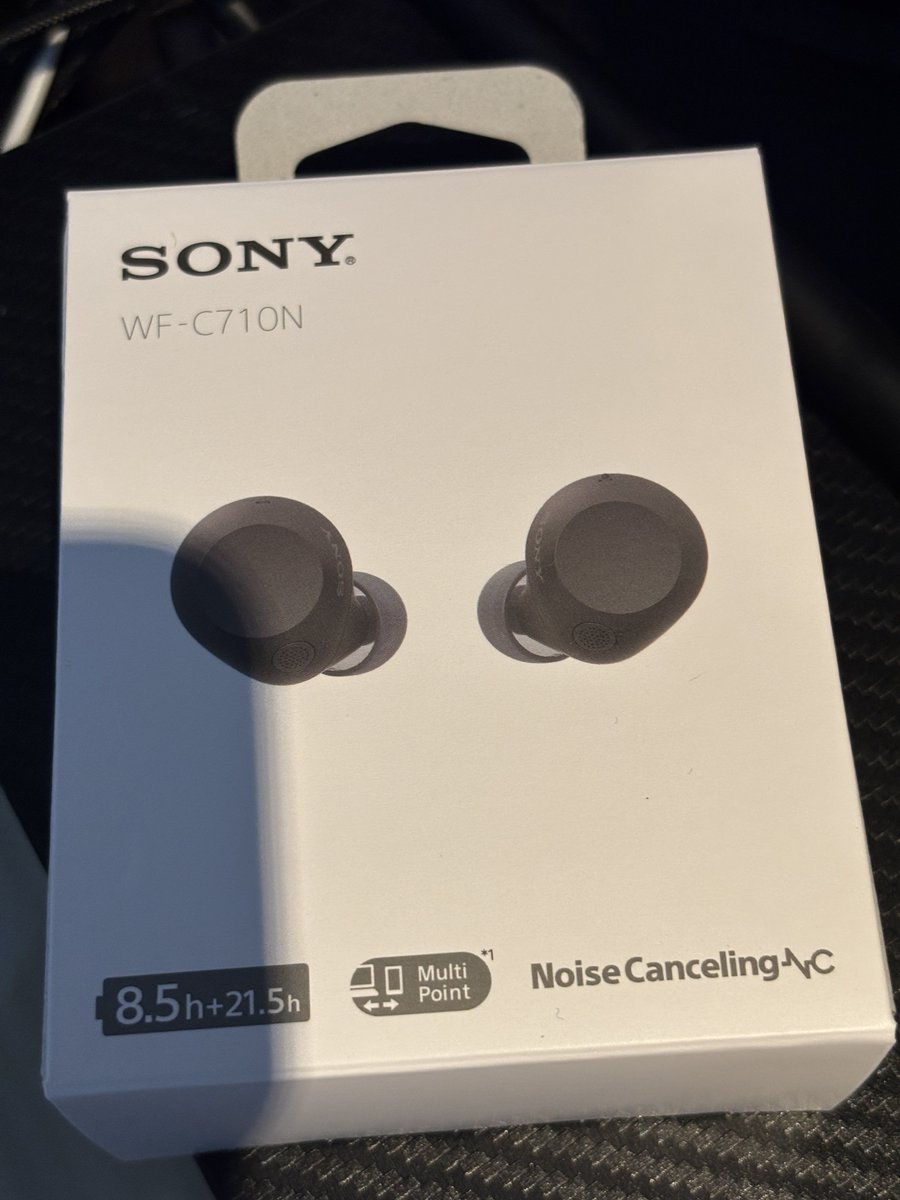 飛行機よく乗るのに持ってなかったのでついに買った
これでエンジン音も周りのギャン泣きベビーの声もカット！！