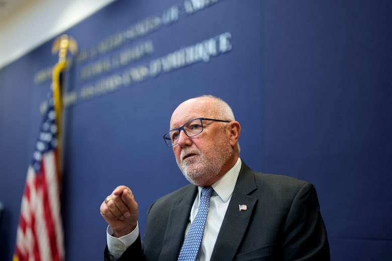 US ambassador to Canada ‘is the perfect representative for the Trump Administration: arrogant, imperious, ignorant and belligerent.’ theglobeandmail.com/opinion/articl…