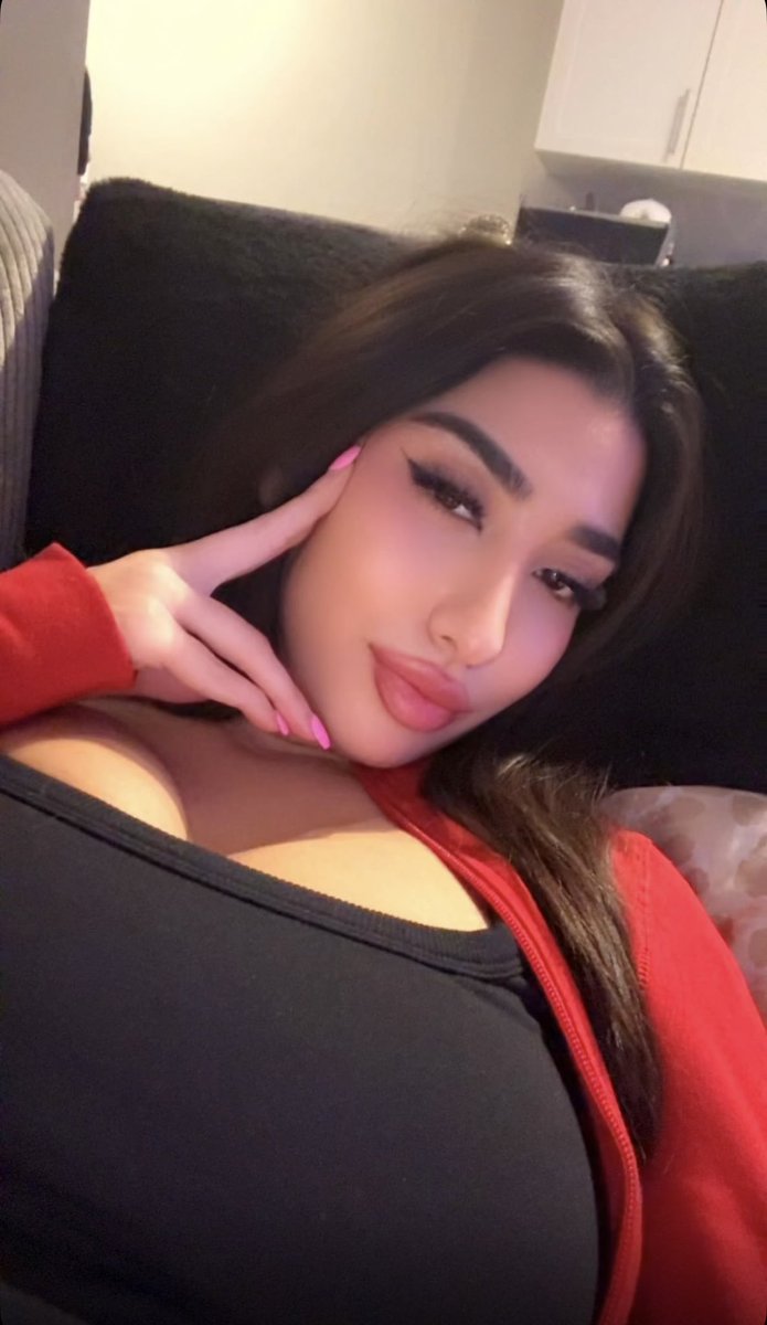 sofspoils's tweet image. the face and the feet