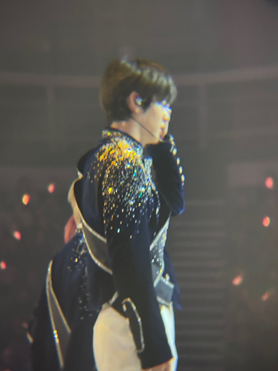 체조경기장 플로어 c구역 6nn시야 공유 합니다
순서대로 실제 시야-> 카메라 확대-> 망원렌즈 입니다!