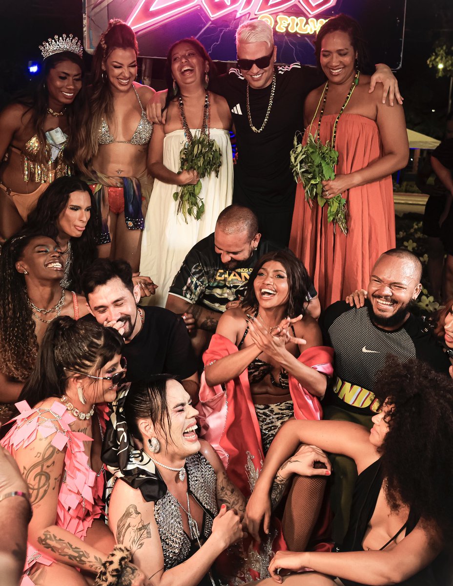 riosdenare's tweet photo. Rock Doido O Filme está liderando as indicações desse ano do m-v-f awards 2026. Fomos indicados em 9 categoriaaaas! ❤️‍🔥✨ eles tinham um celular e um sonho https://t.co/oW6SELRlMR