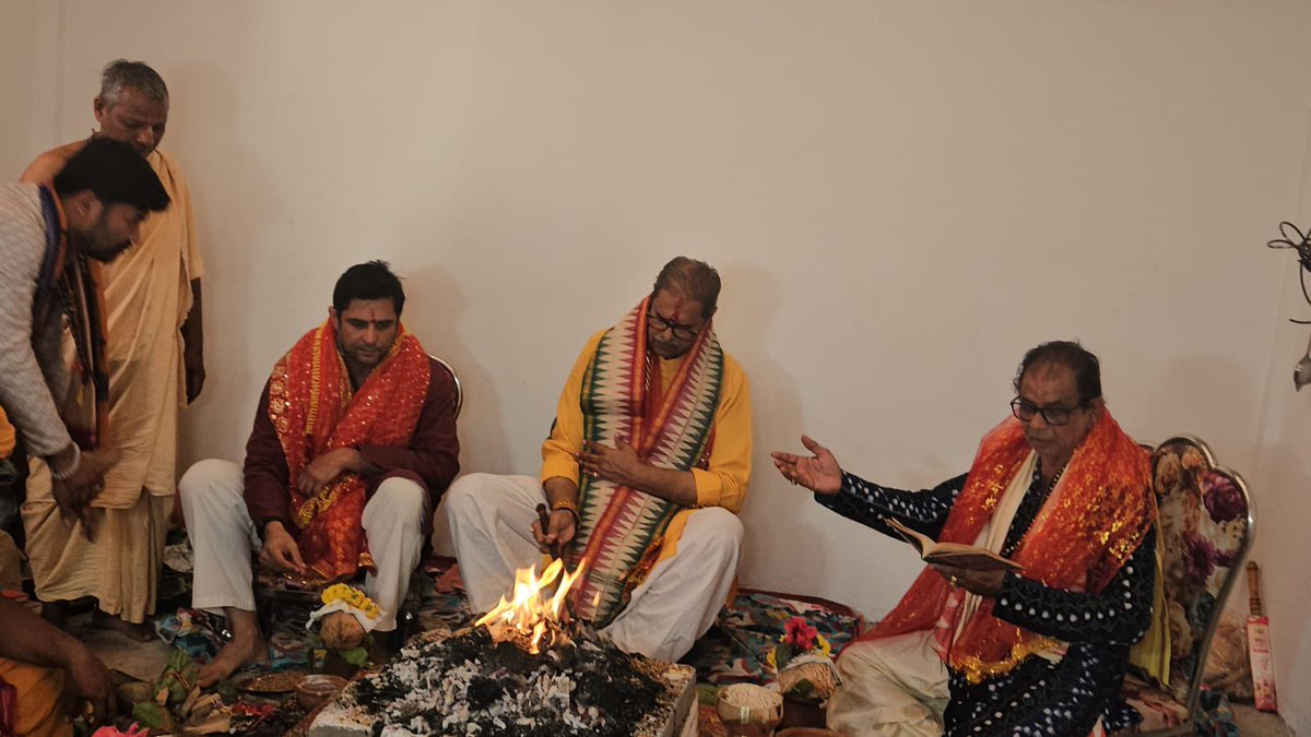 Attended Patneshwari Mahotsav in Balangir and offered prayers to Maa Patneshwari—the guardian Shakti of our land for over 150 years.

Our elders say Maa revealed herself to protect Balangir. That faith still unites us beyond all divisions.

Jai Maa #Patneshwari | Jai #Balangir |