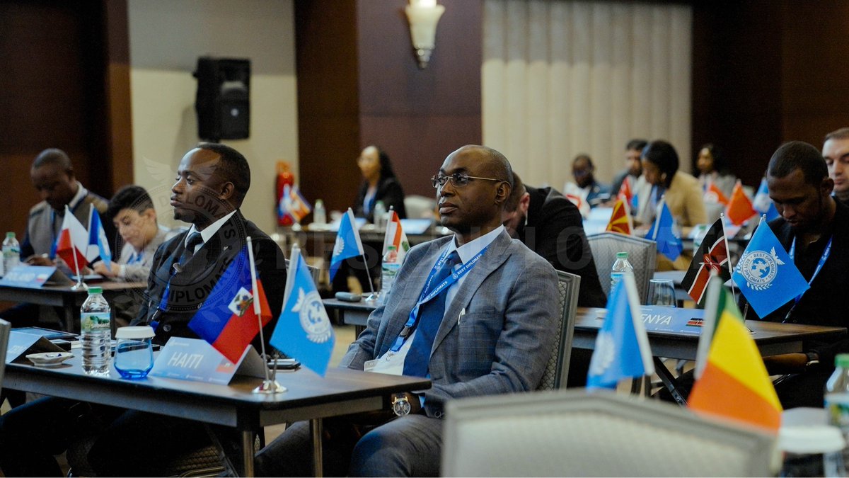 Best Diplomats tweet media