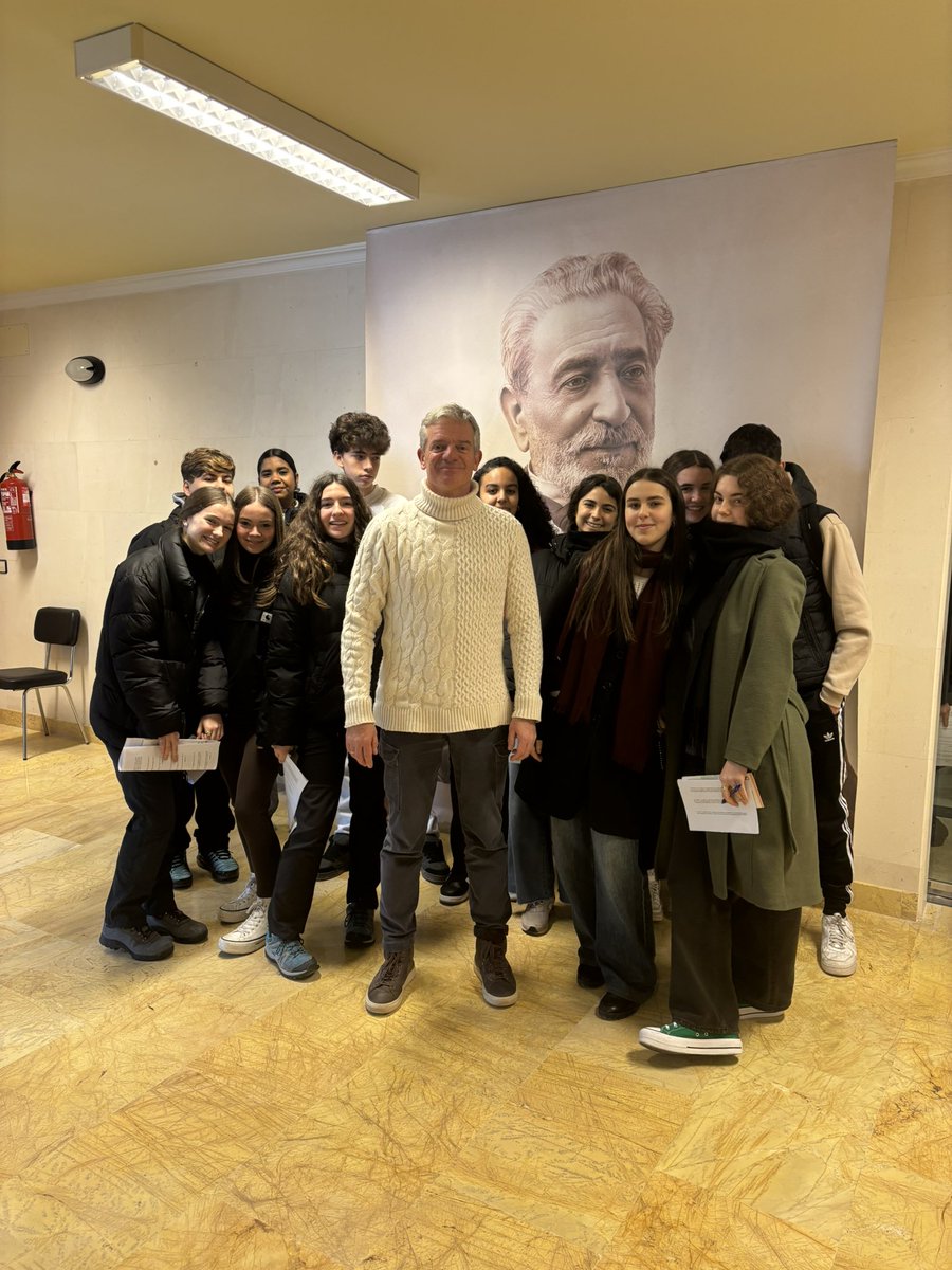 Viaje a Torrecilla en Cameros para visitar el Espacio Sagasta y el Centro de la Emigración Riojana a América. Los chavales disfrutan de la actividad y se lo curran. No me des más…