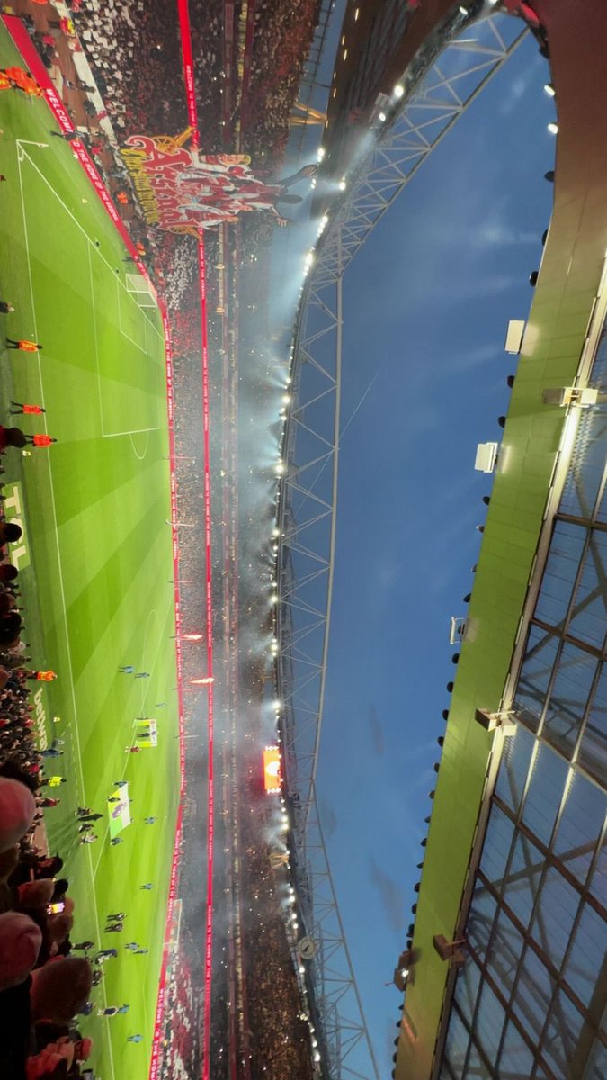 من مقاعدنا الـ vip لـ مُباراة #ارسنال_توتنهام .. 

تشرفنا بـ خدمة الجميع ❤️