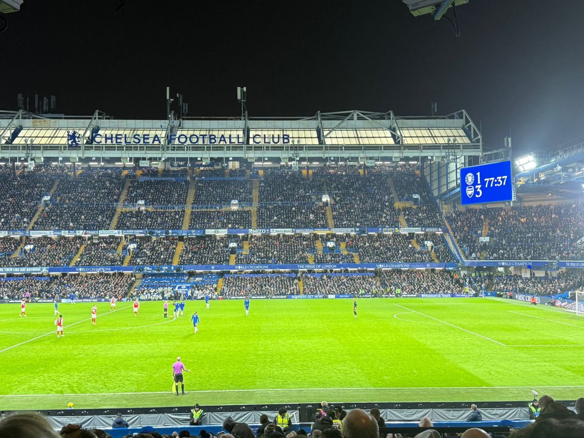 من مقاعدنا لـ مُباراة #تشيلسي_ارسنال .. 

تشرفنا بـ خدمة الجميع ❤️