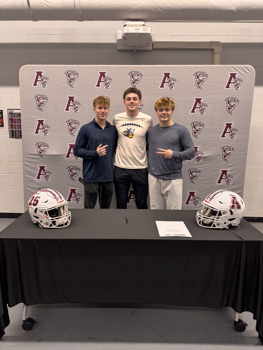 Max Sweet tweet media