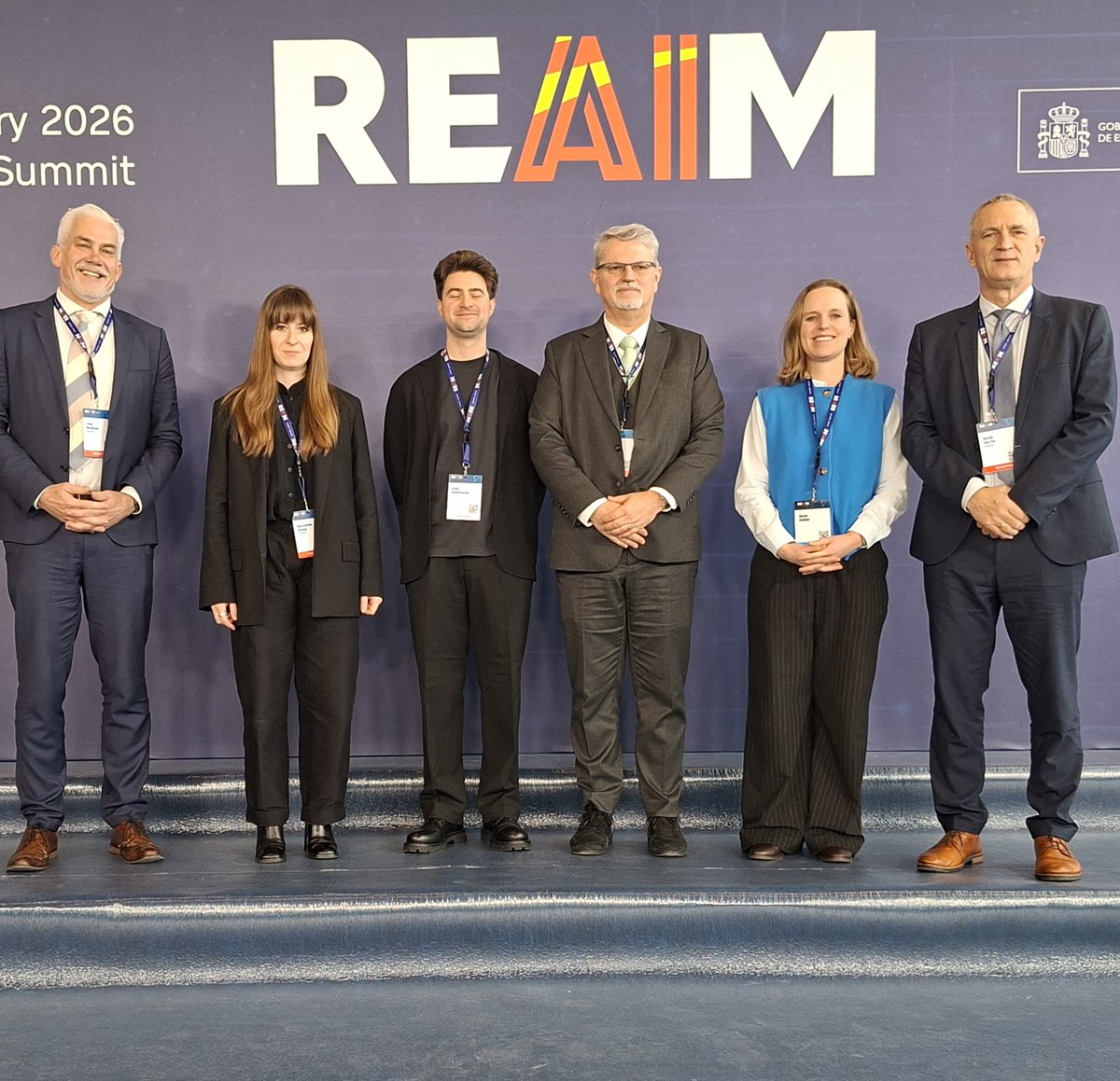 BelgiuminSpain's tweet photo. 🤖 Bélgica participa en la III Cumbre #REAIM (A Coruña, 4&5/02) sobre cómo garantizar un uso seguro y responsable de la IA militar.
La delegación 🇧🇪 liderada por Frank Meeussen, subdirector de @BelgiumDGM, cuenta con representantes de @BelgiumDefence , @BelgiumMFA y académicos. https://t.co/6zh0ZGFwUI