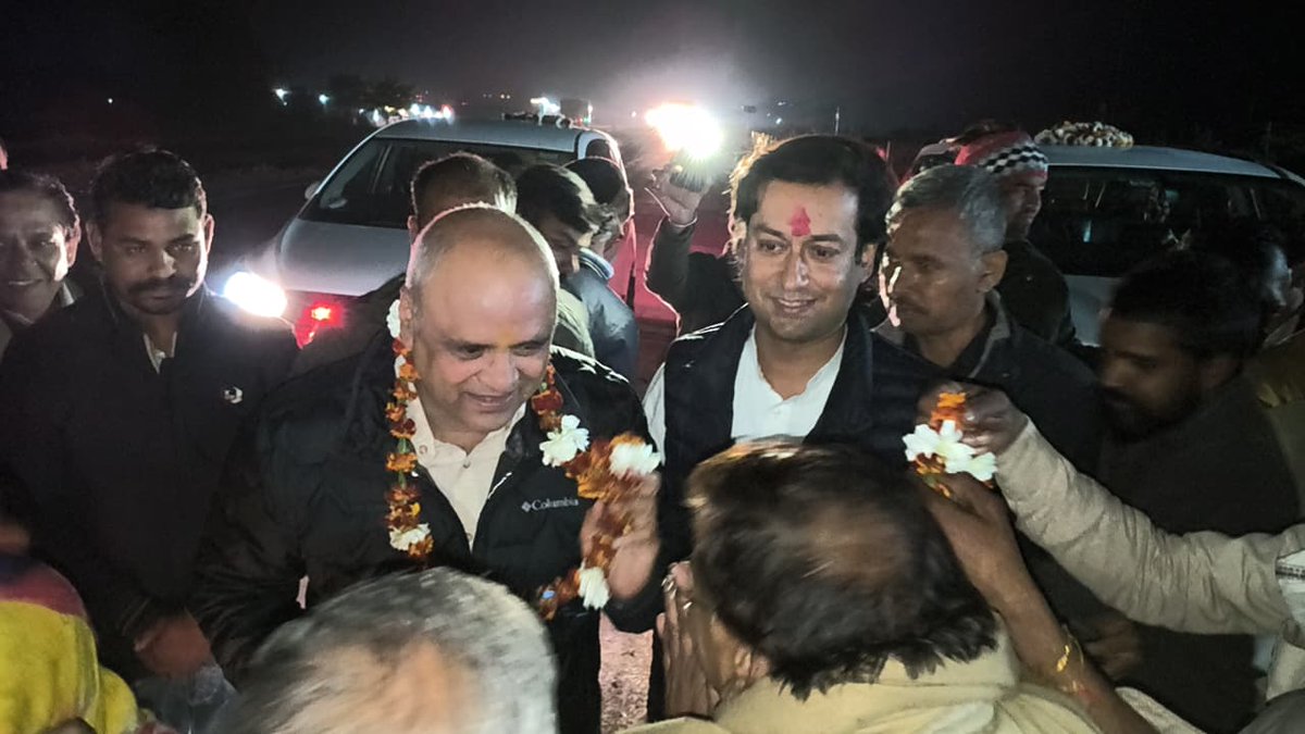 office_jvsingh's tweet photo. आज रात्रि समय बघेल ढाबा रूठियाई मैं कांग्रेस पार्टी के हमारे दिग्गज नेता मध्य प्रदेश कांग्रेस के पूर्व अध्यक्ष व पूर्व केंद्रीय मंत्री @MPArunYadav जी का पूर्व मंत्री राघौगढ़ विधायक आदरणीय श्री @JVSinghINC जी ने सभी कांग्रेस के कार्यकर्ताओं के साथ जोरदार स्वागत किया| https://t.co/KQfGpi0JXm