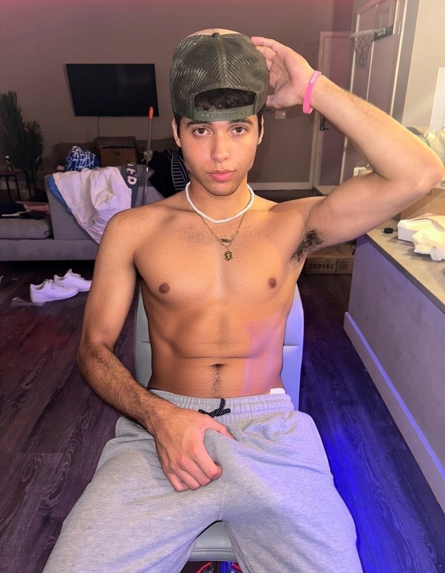 I admit it. I’m 🏳️‍🌈 (chck cmmnts)