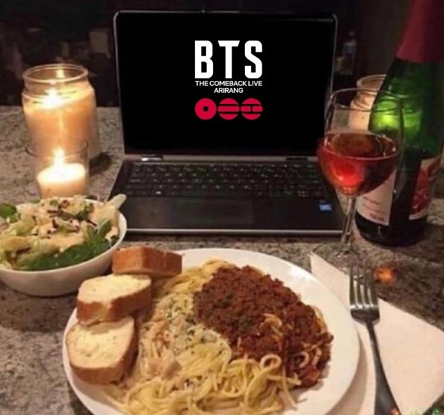 felinology_'s tweet photo. Me as Armycarat

svt bulacan con:                                  watching BTS con      
March 21                                           replay on the nxt day https://t.co/GMHQiSFQBj