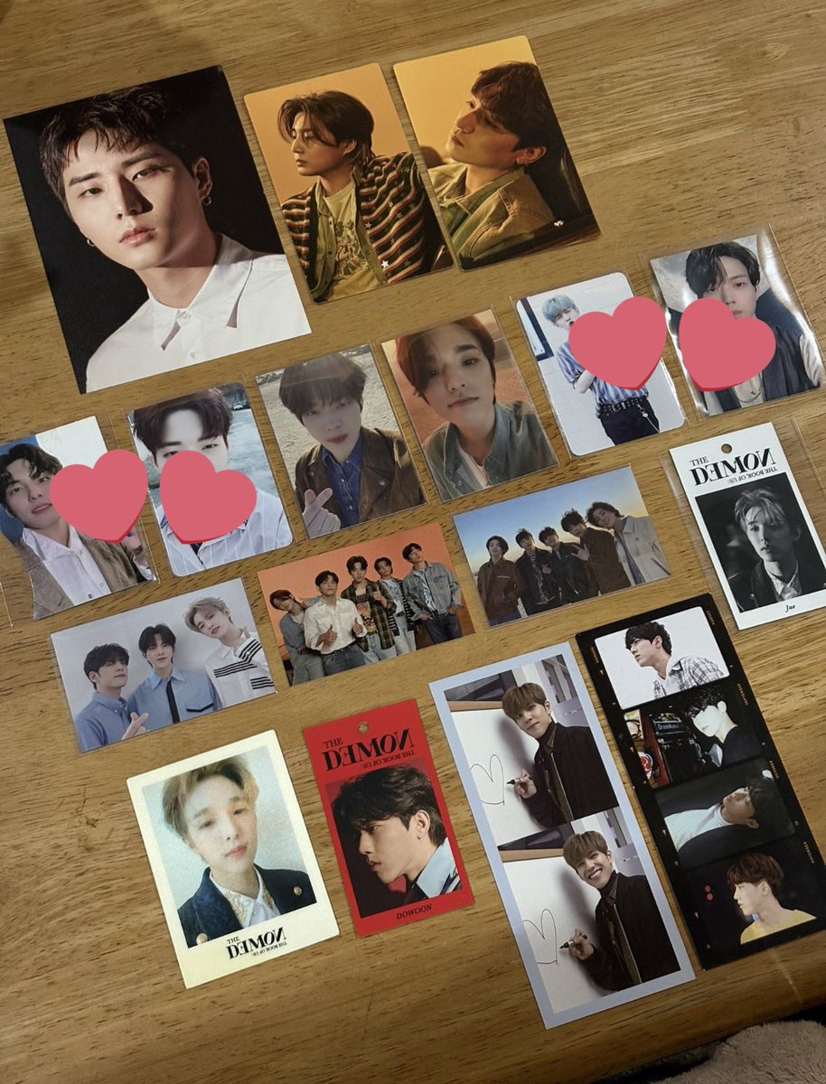 formarkhwi's tweet photo. wts/lfb day6 unsealed albums ph 🤍

negentropy set - 650
the demon set - 650
moonrise set - 800

take ALL for 2k 😙

🤍 MOD: j&amp;t, ggx, sdd
🤍 MOP: gcash, maya, maribank, bpi

inclus are in the last pic ✨

albums &amp; cards were stored for long so this is not for sensitive buyers ❌ https://t.co/Sej6C825NG