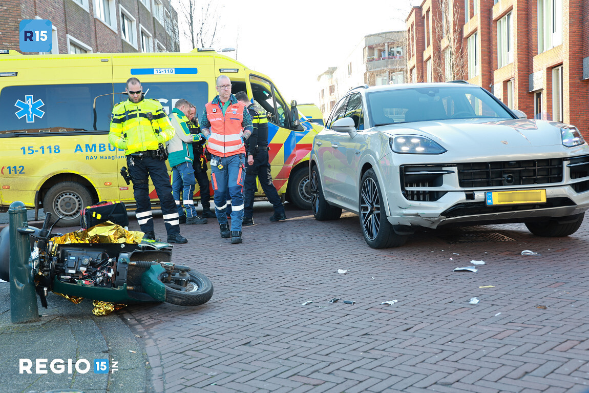 Zwaargewonde bij scooteraanrijding in Den Haag