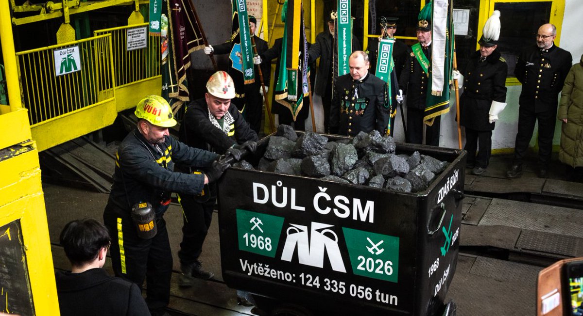 Przez blisko dwa i pół wieku wydobywano węgiel kamienny w Zagłębiu Ostrawsko-Karwińskim. Dziś eksploatacja oficjalnie się zakończyła. Na powierzchnię wywieziono ostatni wózek węgla wydobyty w Kopalni ČSM-Północ w Stonawie.

glos.live/Wiadomosci_reg…