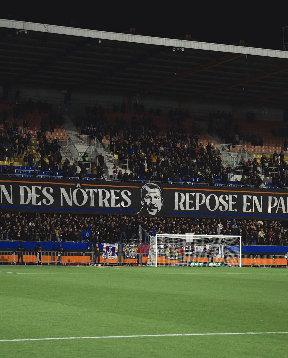 MHSC_ULTRAS's tweet photo. 🏆 21ème journée de Ligue 2 
📢 Butte Paillade 1991
⚽️ MHSC vs EAG 
📅 30/01/2026 

🖤 Hommage à Rolland Courbis 🕊️

(1/2)

#MHSCUSLD https://t.co/CUN2BswImd