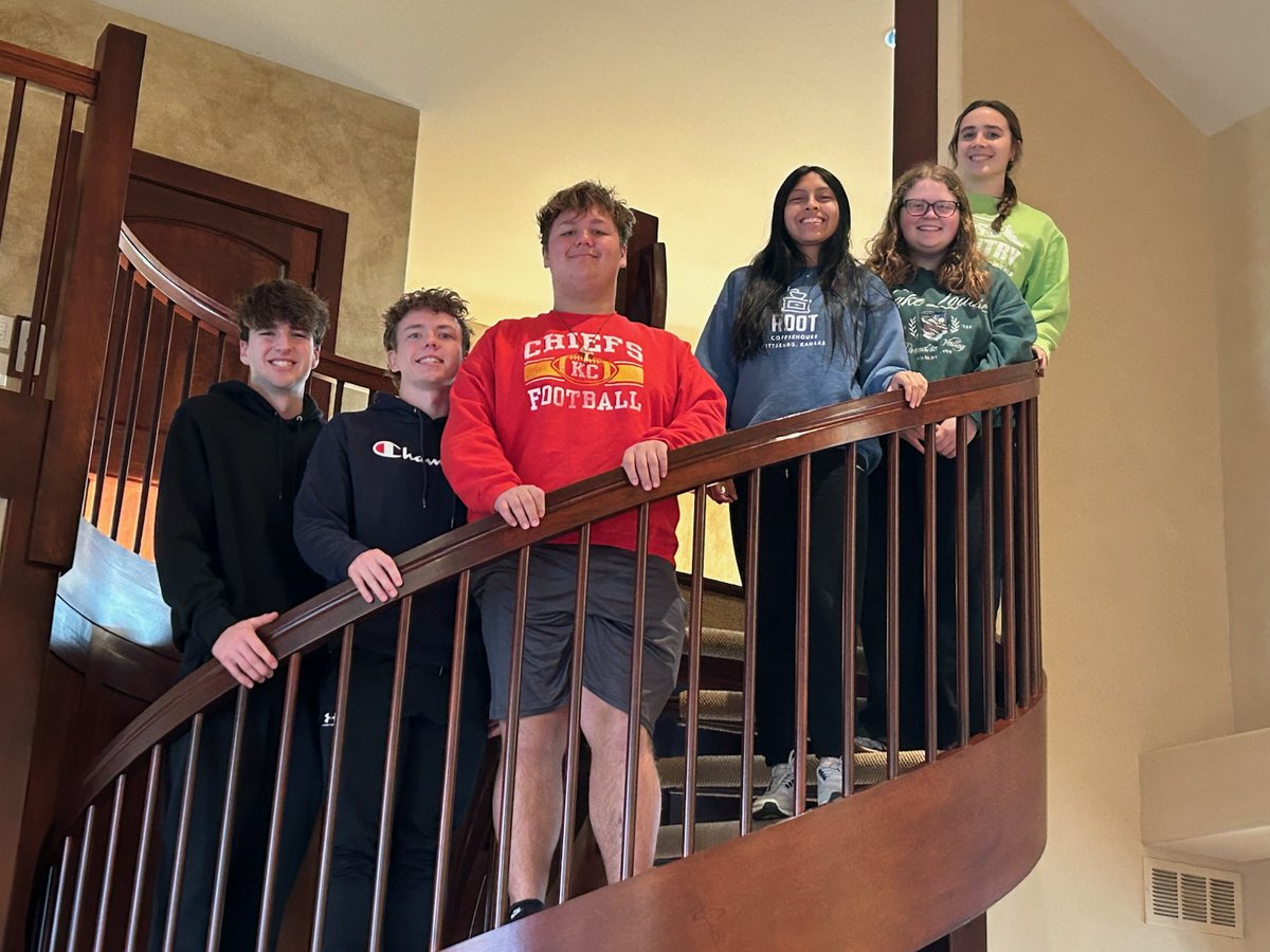 StMCPrincipal's tweet image. Our Peer Ministers at the Kairos retreat. Proud of their commitment to faith leadership and looking forward to their work with the Class of 2027 next year in the inaugural Kairos experience at SMC.